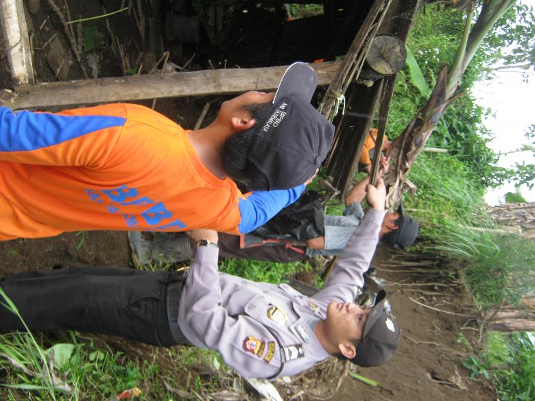 Free stock image of tim bpbd dan polisi created by bang doel