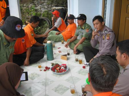 tim penolong korban