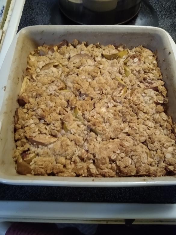 Free stock image of apple crisp dessert created by Katharine Sparrow